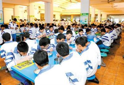 佛山里水食堂承包與工廠送餐服務(wù) 專(zhuān)業(yè)餐飲解決方案助力企業(yè)發(fā)展